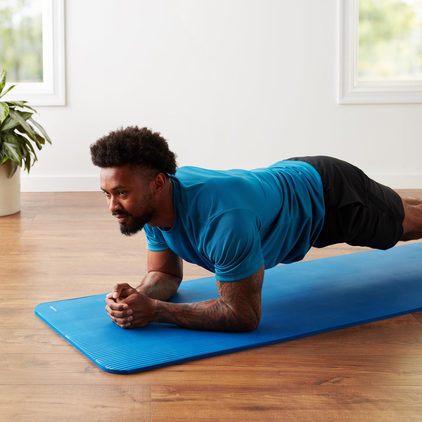 Amazon Basics Extra Thick Exercise Yoga Gym Floor Mat with Carrying Strap